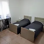 Alojamento de Acomodação e Pequeno-almoço Mike