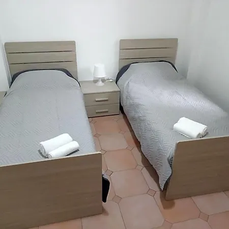 Mike Nocleg ze śniadaniem