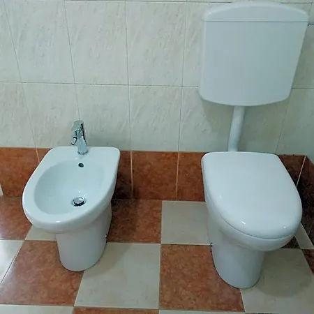 Mike Nocleg ze śniadaniem *